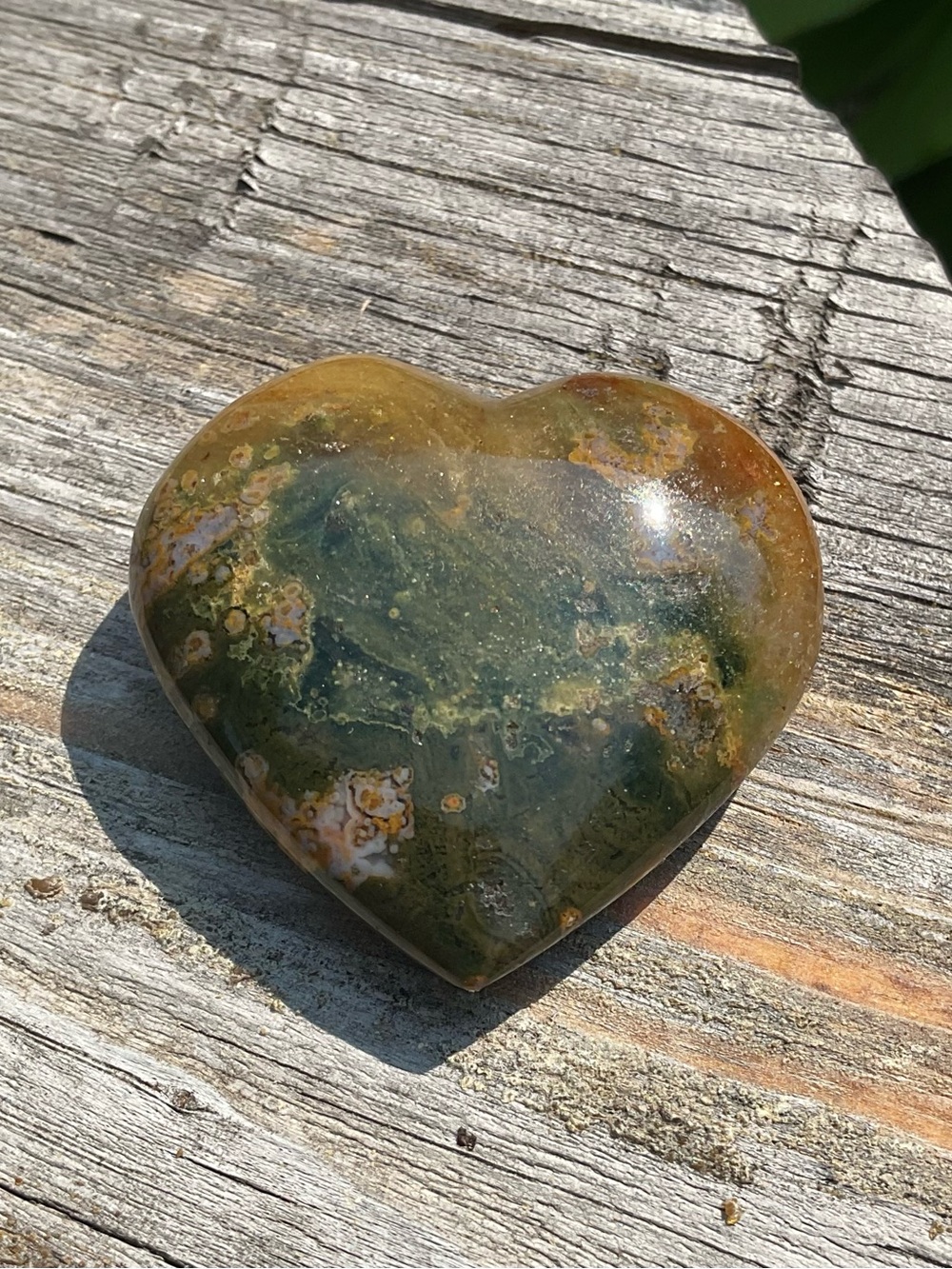 MADAGASCAR OCEAN JASPER HEART FLUORESCES GLOWY